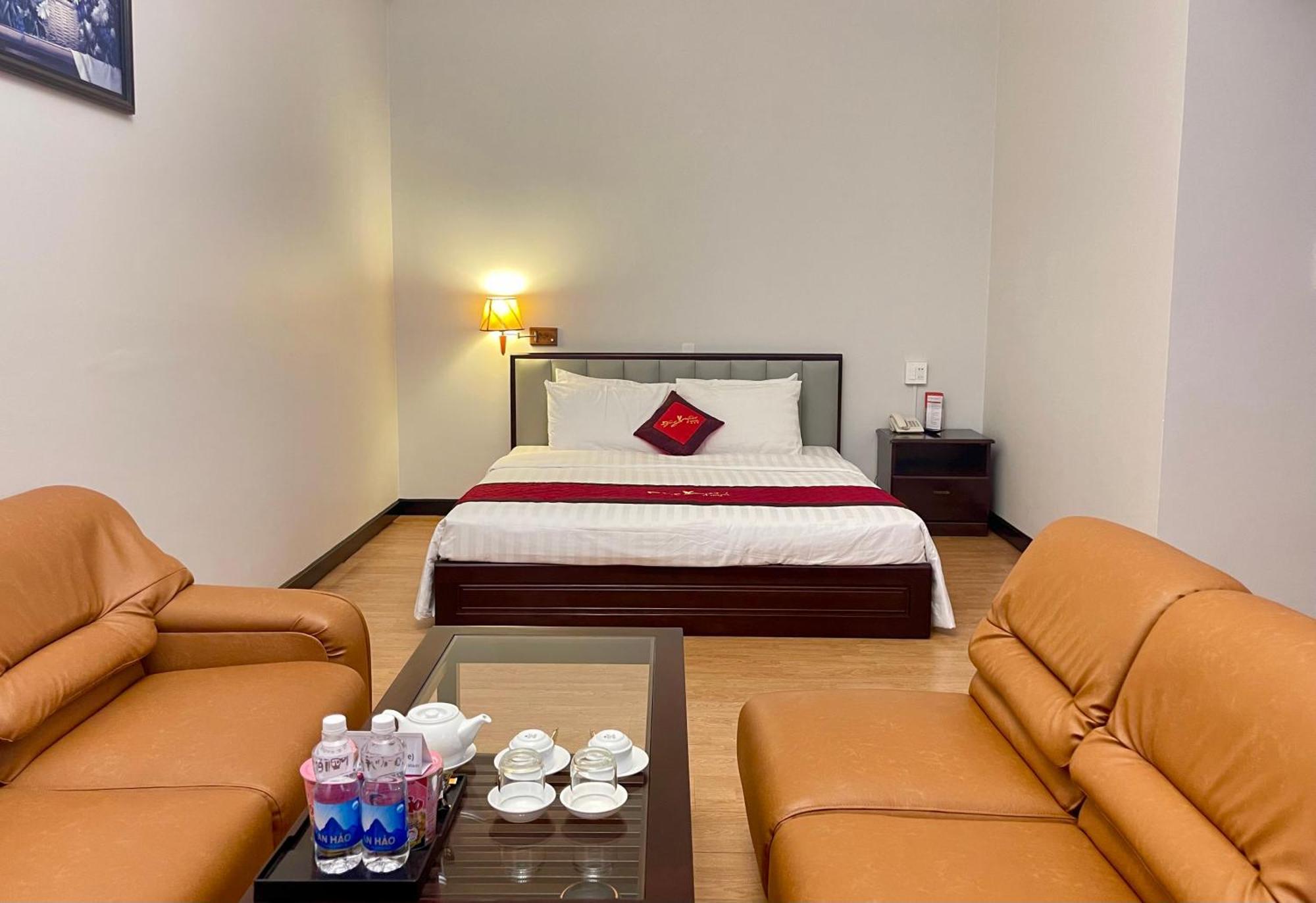 Dong Xuyen Hotel Long Xuyên Exteriör bild