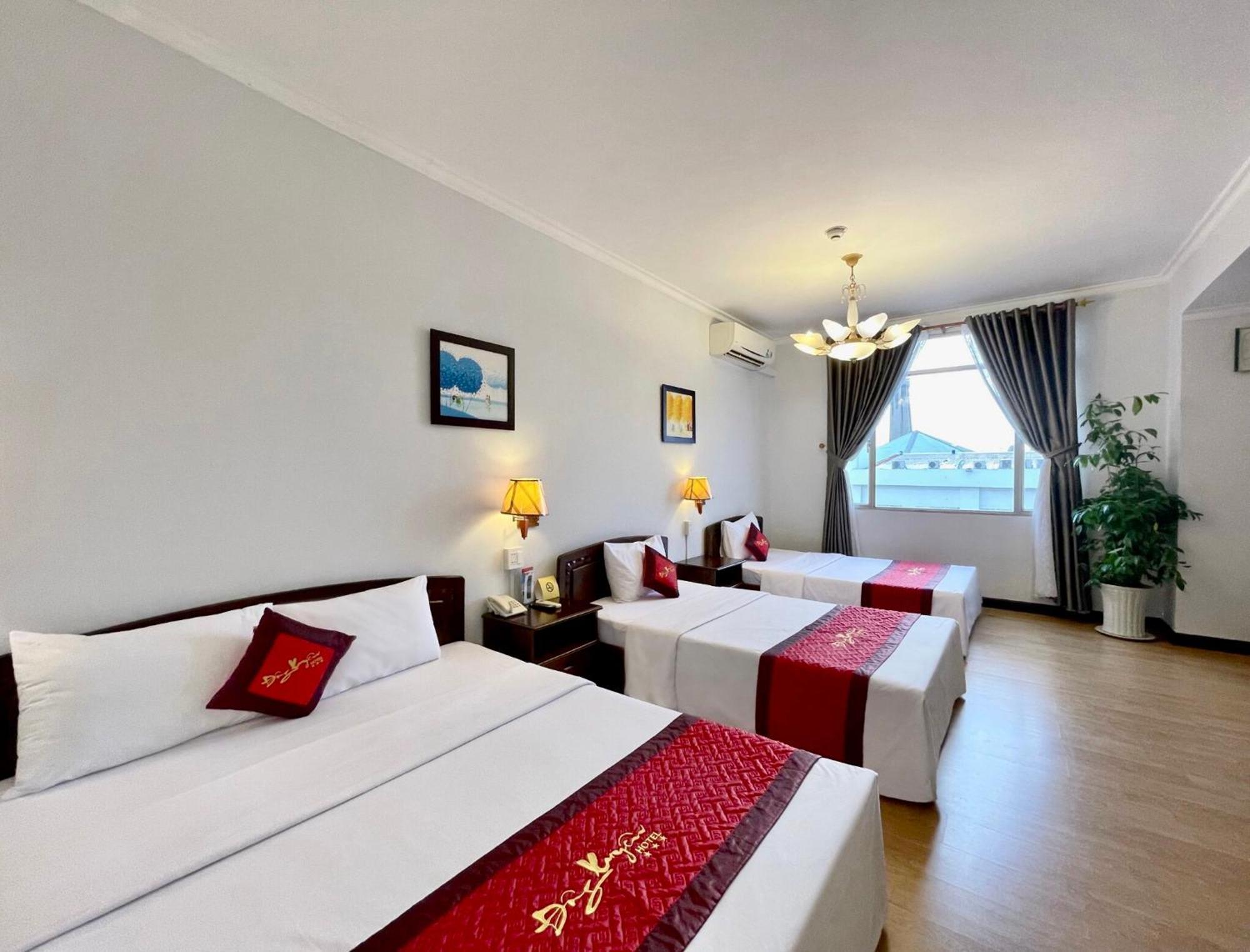 Dong Xuyen Hotel Long Xuyên Exteriör bild