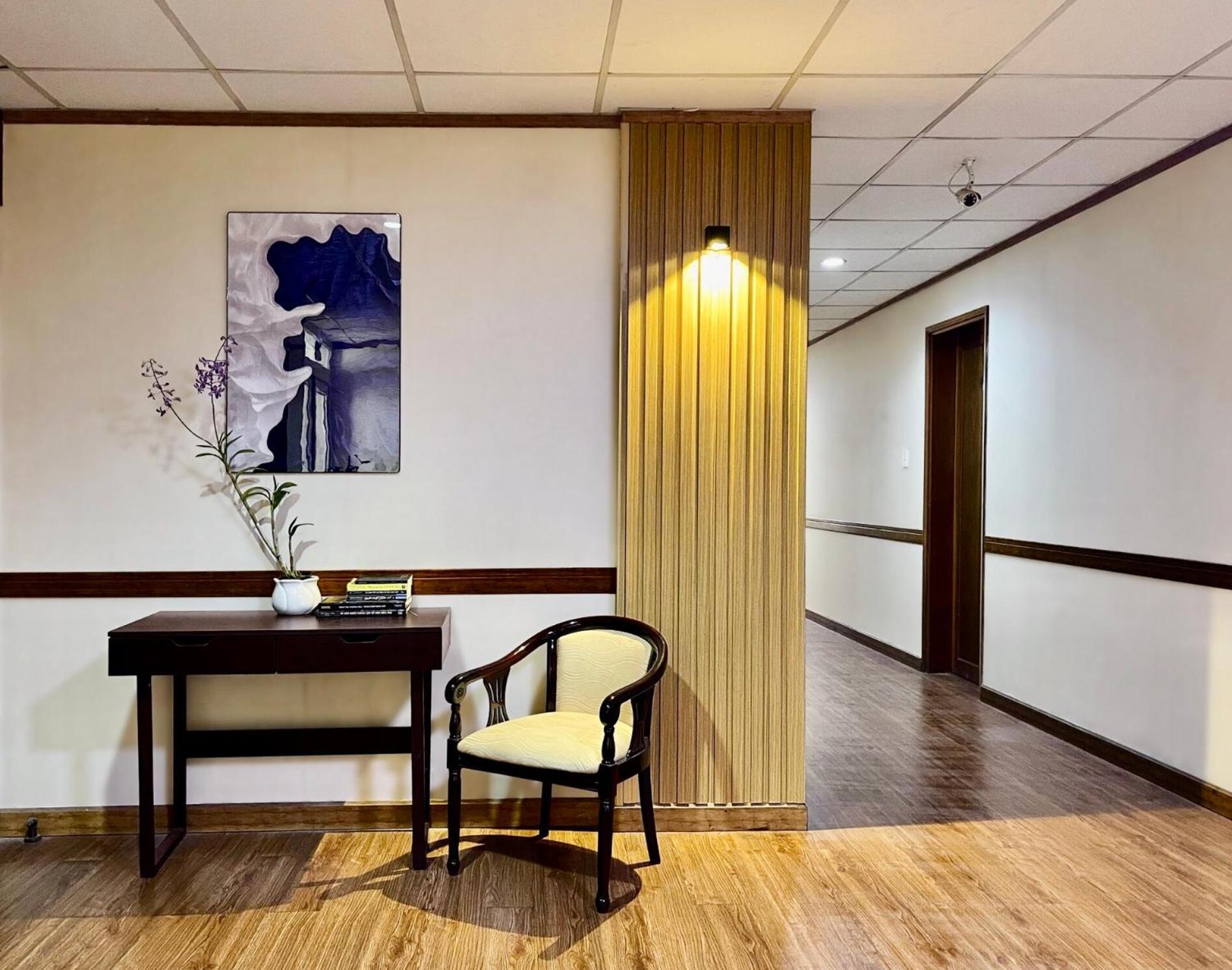 Dong Xuyen Hotel Long Xuyên Exteriör bild